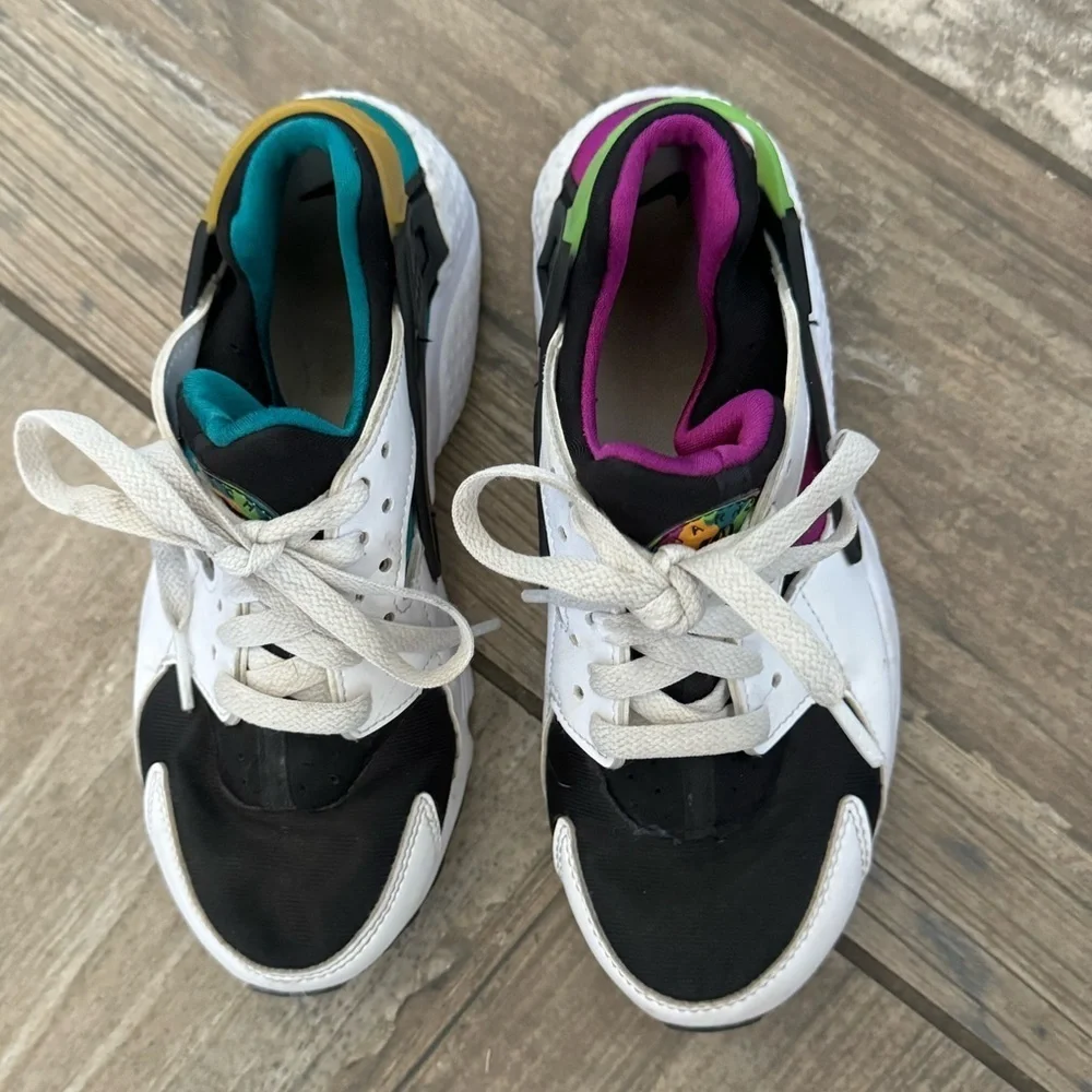 Nike Kids White Black Teal Purple Yellow Accent Sneakers